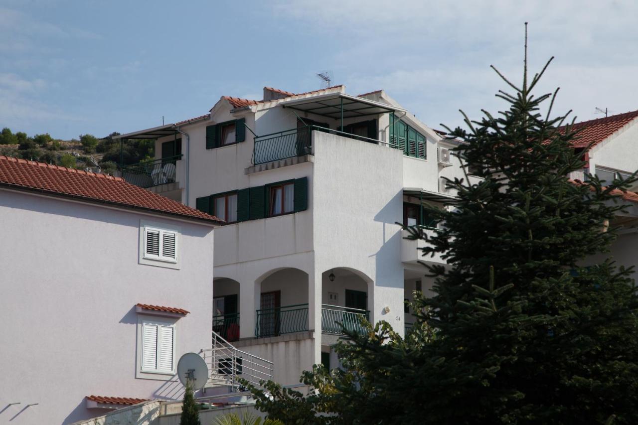 Apartments By The Sea Bilo, Primosten - 4191 Esterno foto