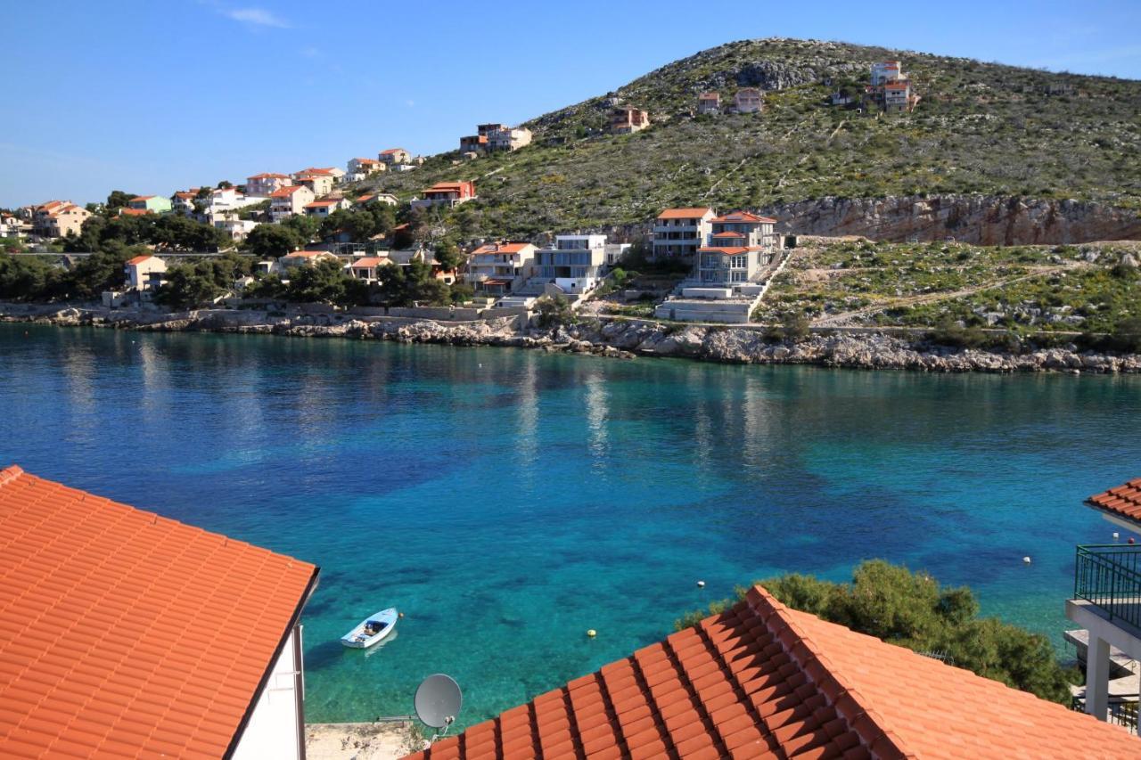 Apartments By The Sea Bilo, Primosten - 4191 Esterno foto