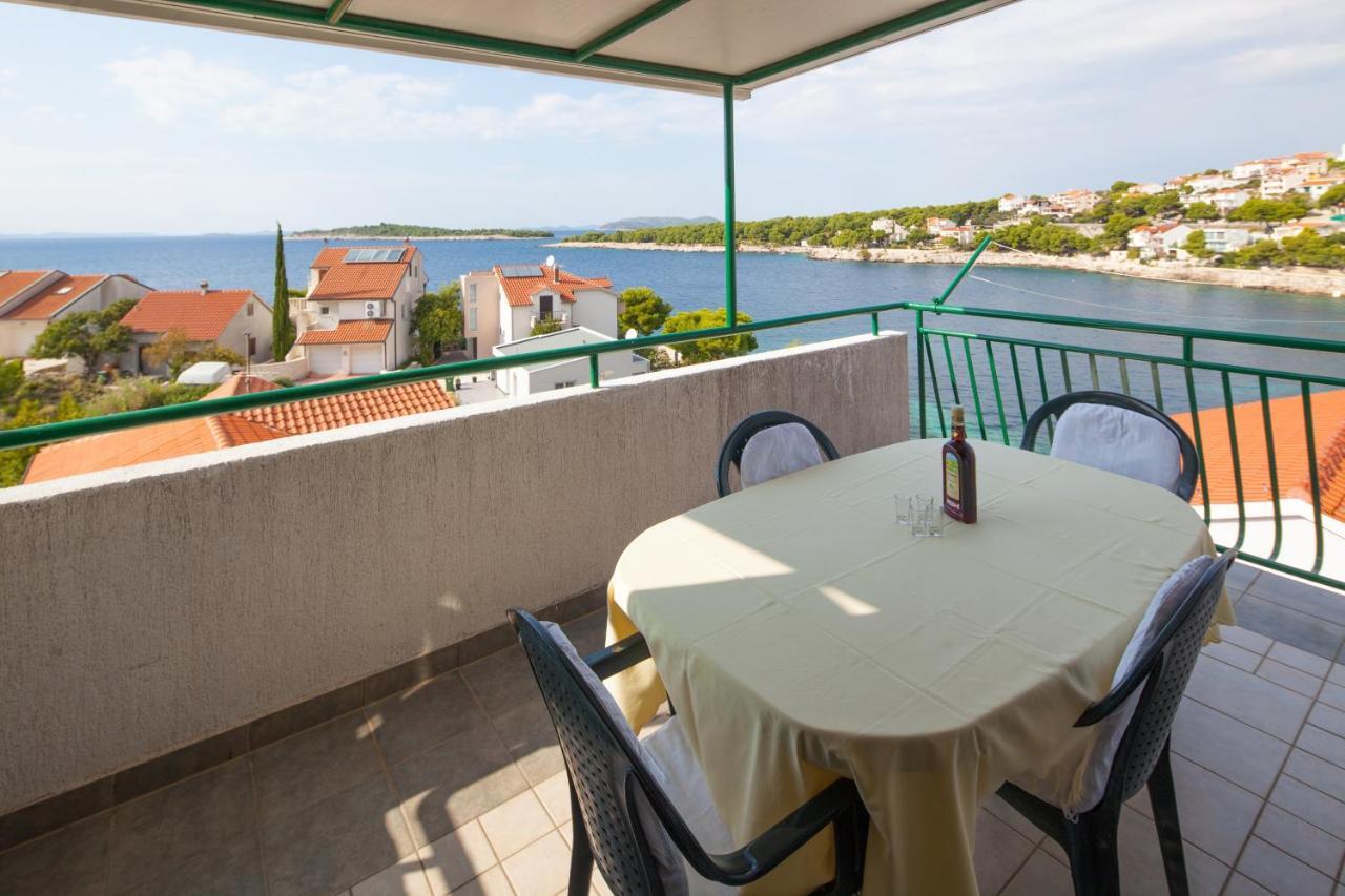 Apartments By The Sea Bilo, Primosten - 4191 Esterno foto