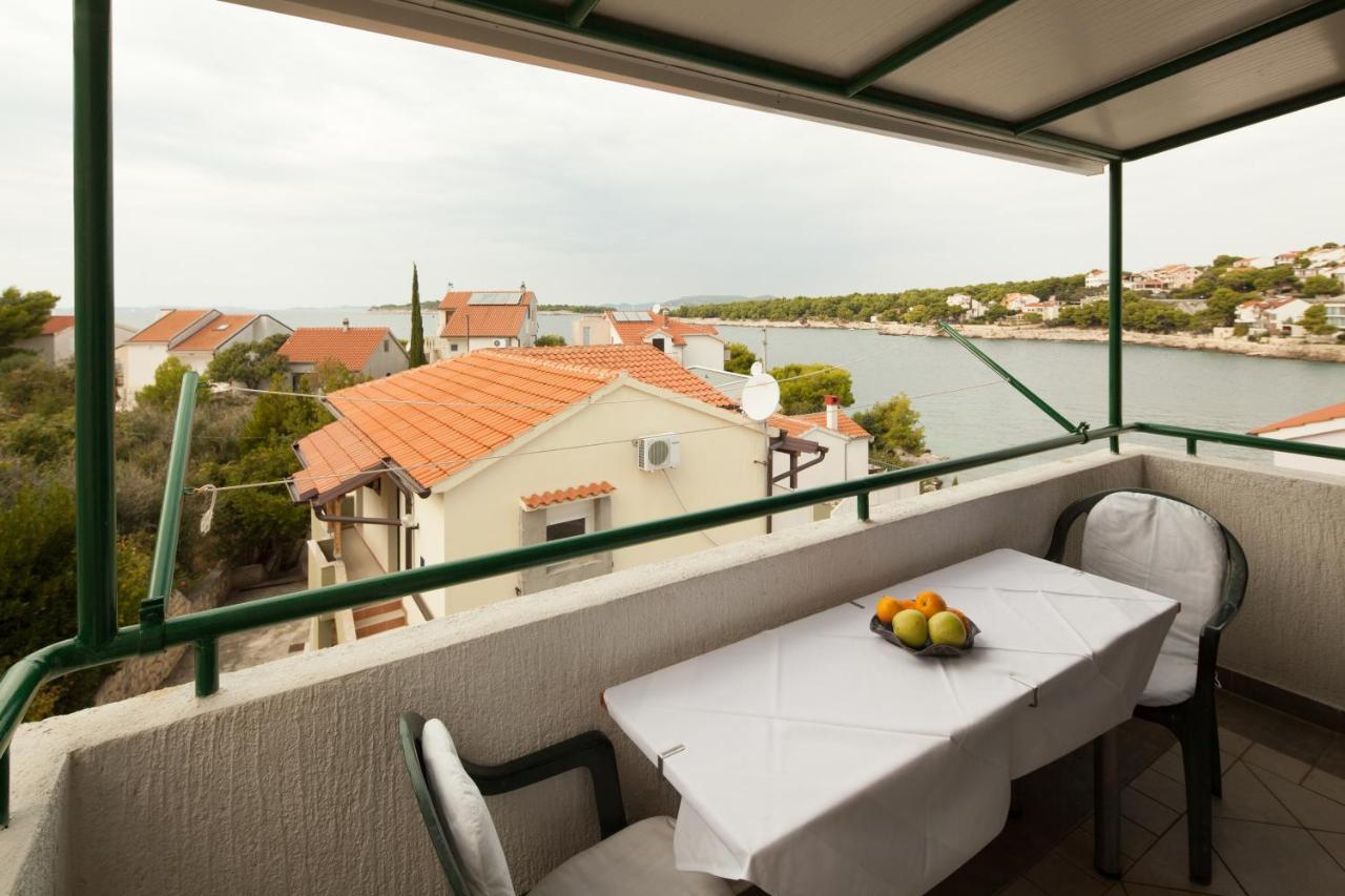 Apartments By The Sea Bilo, Primosten - 4191 Esterno foto