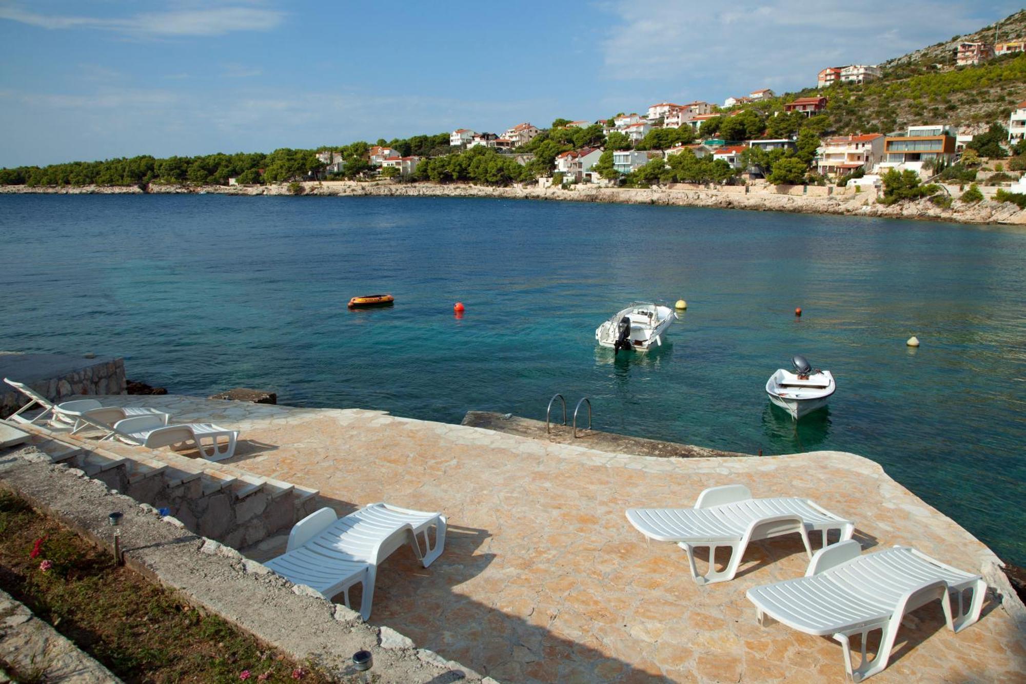 Apartments By The Sea Bilo, Primosten - 4191 Esterno foto